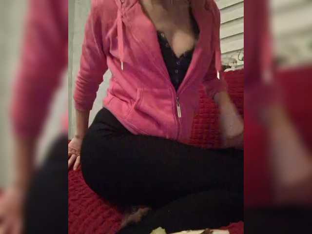 Kira19991999's BongaCams show and profile