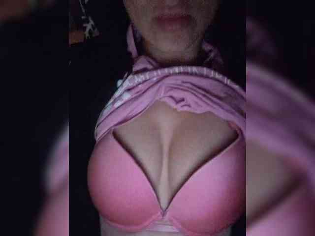Kira19991999 webcam
