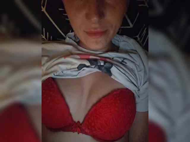 Kira19991999 webcam