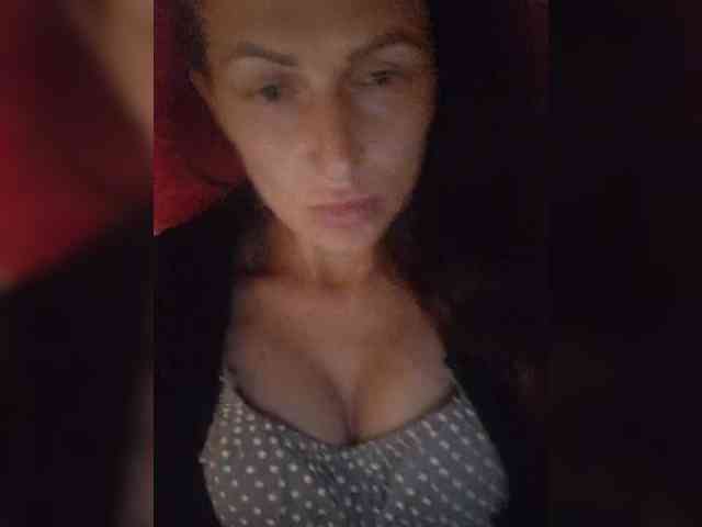 Kira19991999 webcam