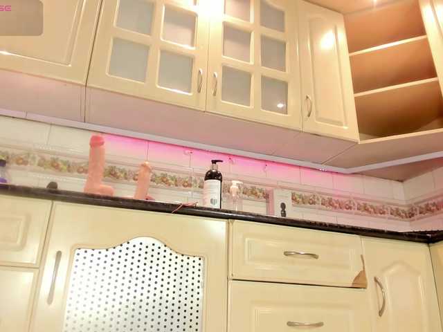 AnahisBennett's BongaCams show and profile