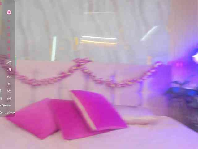 SalomeeHillss webcam