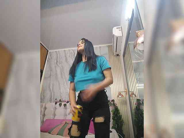 SalomeeHillss webcam