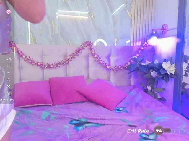 SalomeeHillss webcam