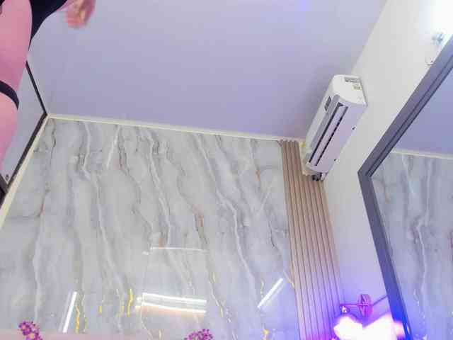 SalomeeHillss webcam