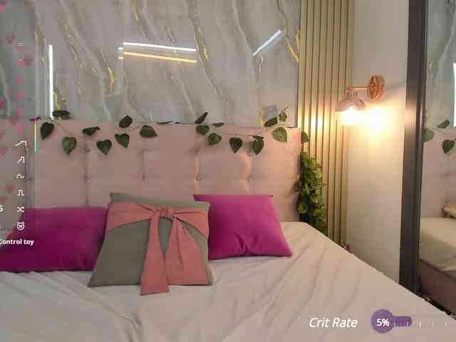 SalomeeHillss webcam