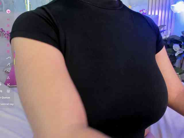 SalomeeHillss webcam