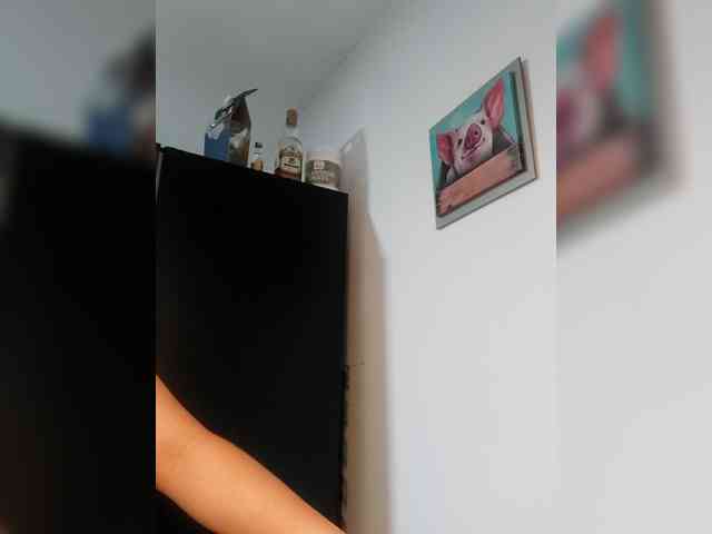 SalomeeHillss webcam