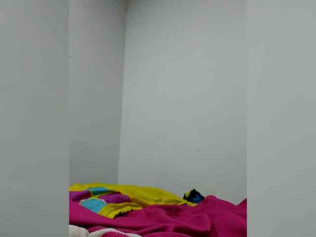 SalomeeHillss webcam