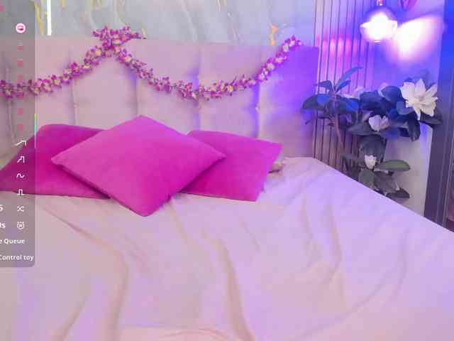 SalomeeHillss webcam