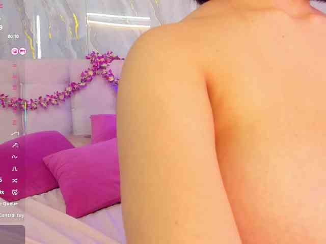 SalomeeHillss webcam