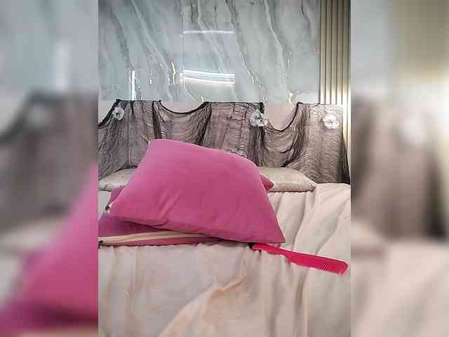 SalomeeHillss webcam