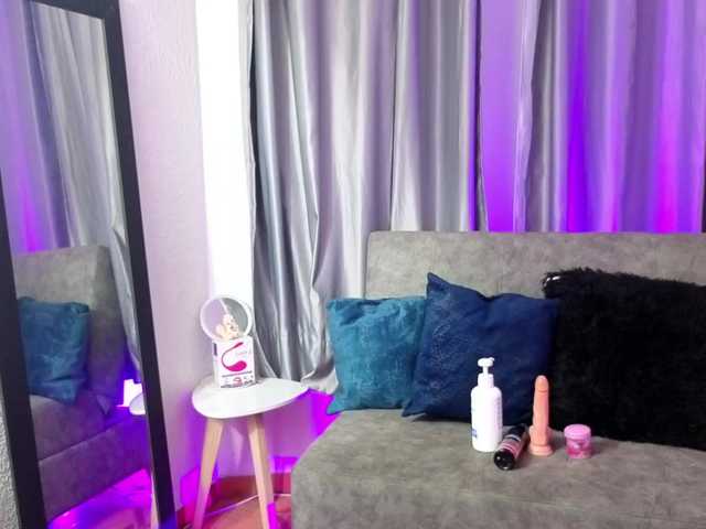 TinaJons's BongaCams show and profile