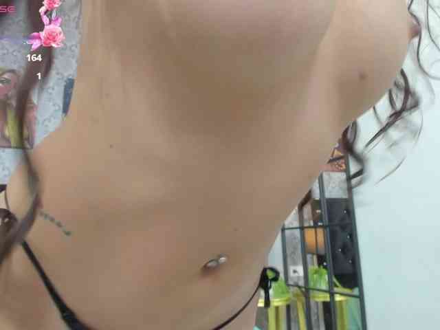 Luzbell-ro Live Webcam on BongaCams