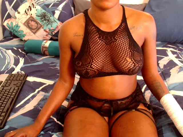 xxCumGoddess360 webcam