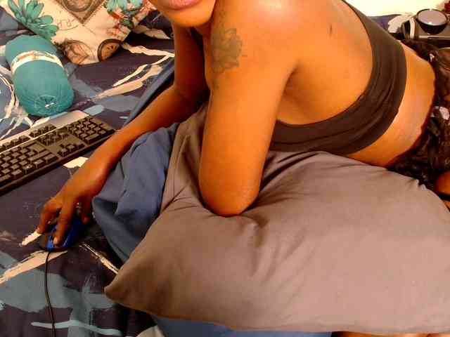 xxCumGoddess360 webcam