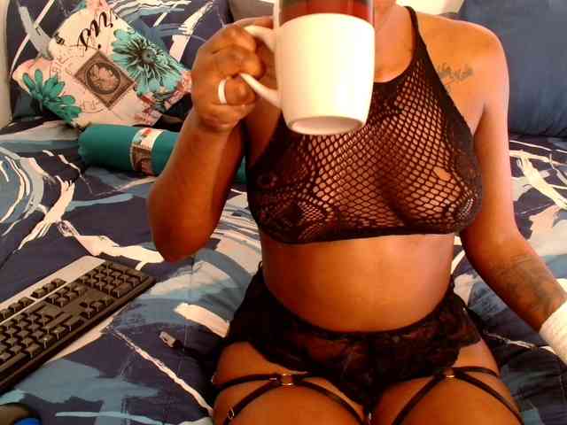 xxCumGoddess360 webcam