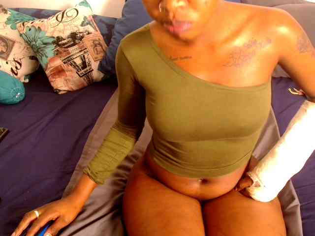 xxCumGoddess360 webcam