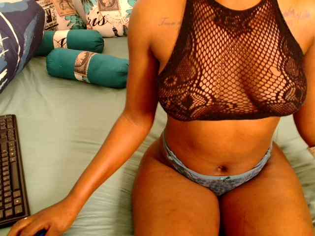 xxCumGoddess360 webcam