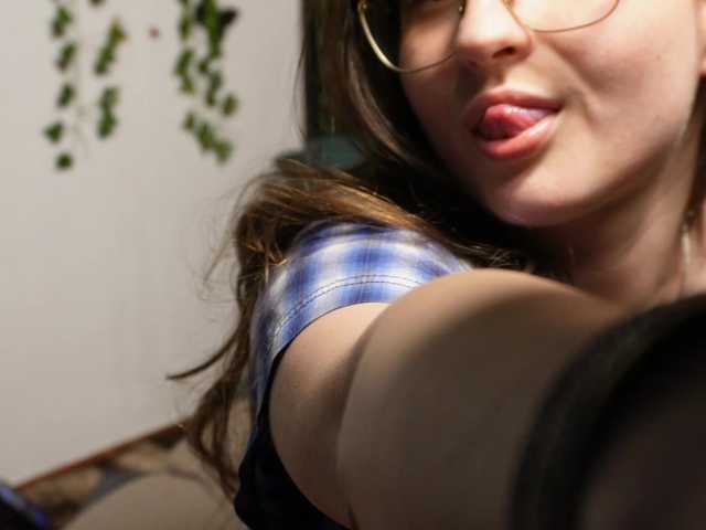 NaughtYHomemadE webcam bongacams model stream image