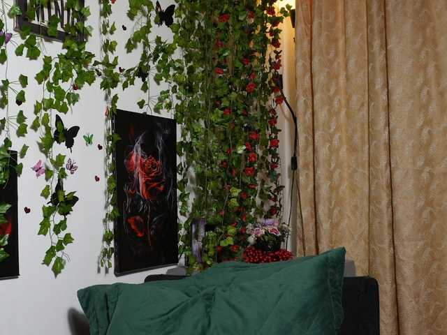 NaughtYHomemadE webcam bongacams model stream image