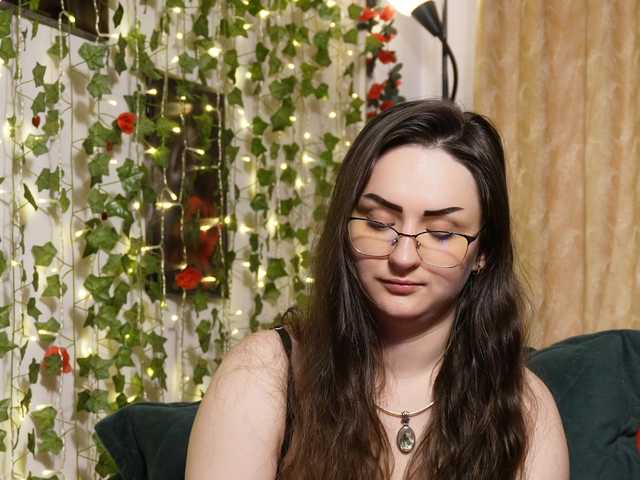 NaughtYHomemadE's BongaCams show and profile