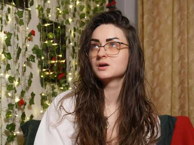 NaughtYHomemadE's BongaCams show and profile