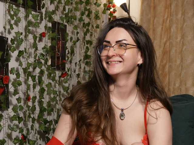 NaughtYHomemadE's BongaCams show and profile