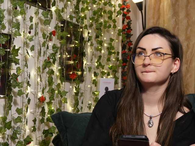 NaughtYHomemadE's BongaCams show and profile