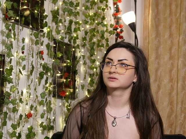 NaughtYHomemadE's BongaCams show and profile