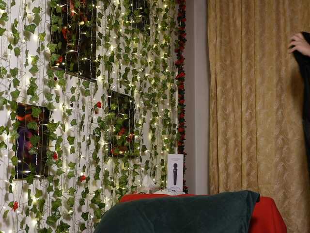 NaughtYHomemadE's BongaCams show and profile