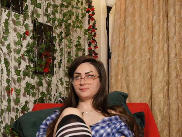 NaughtYHomemadE's BongaCams show and profile