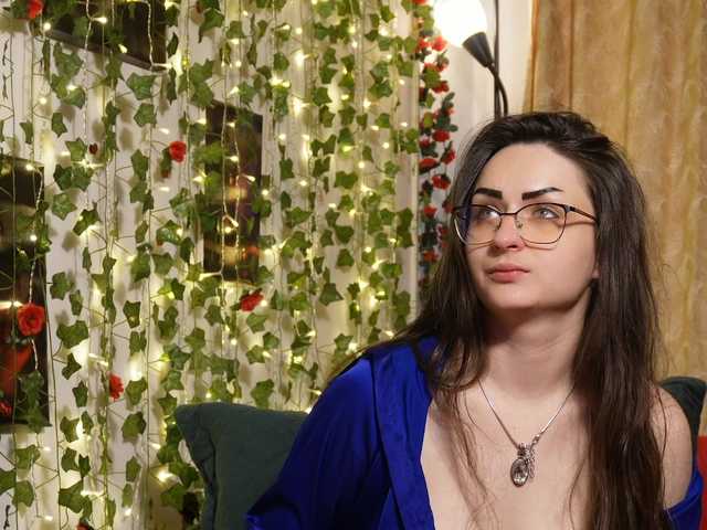 NaughtYHomemadE's BongaCams show and profile