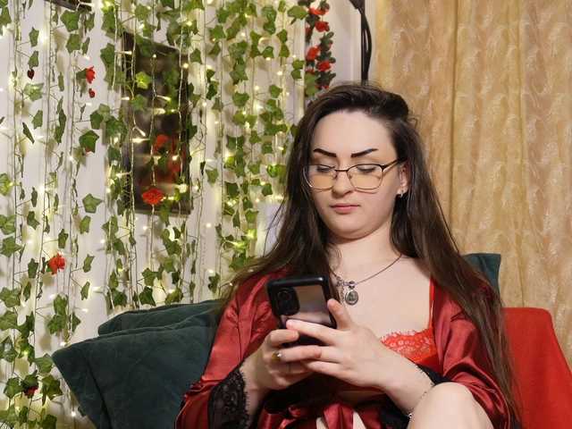 NaughtYHomemadE's BongaCams show and profile