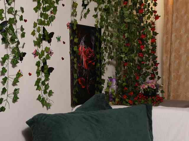 NaughtYHomemadE webcam