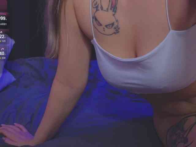 cam live RoxyChilli
