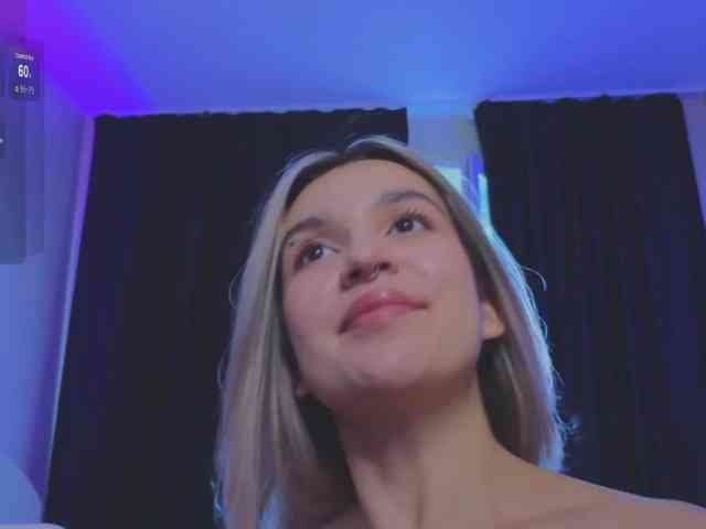cam chat room RoxyChilli