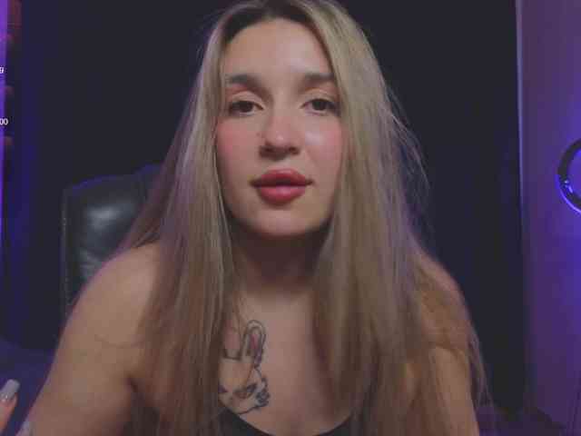 RoxyChilli Live Webcam on BongaCams