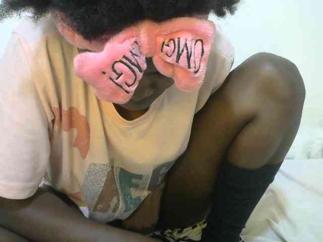 Ebonyrogan webcam