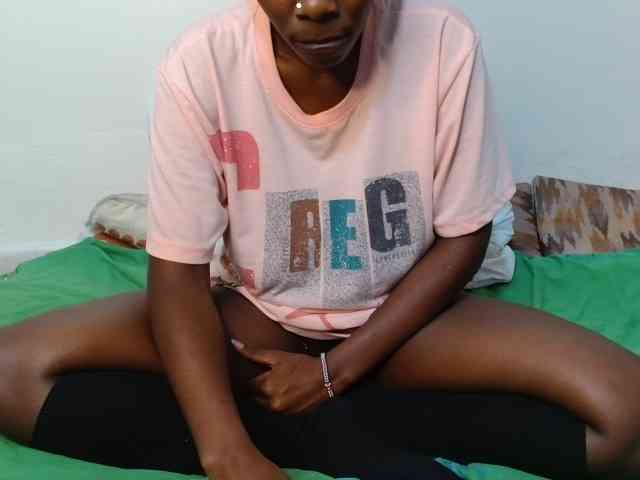 Ebonyrogan webcam