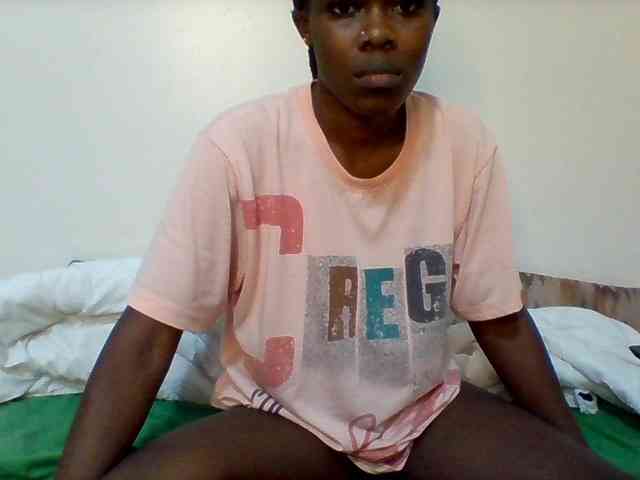 Ebonyrogan webcam