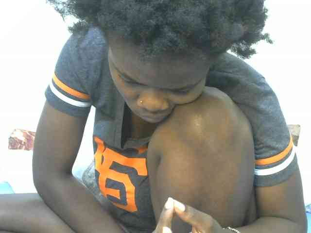 Ebonyrogan webcam