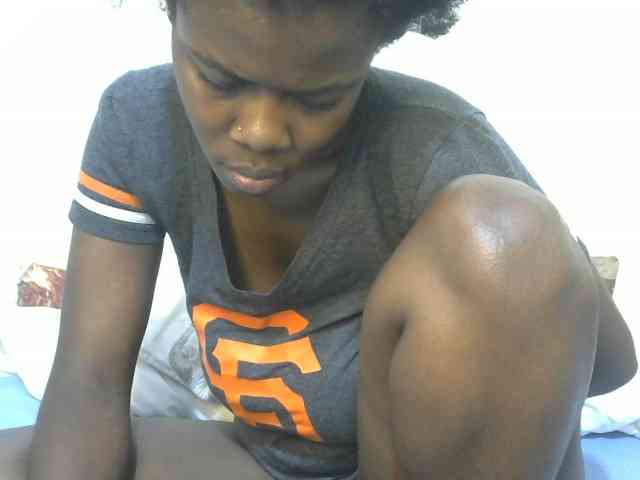 Ebonyrogan webcam