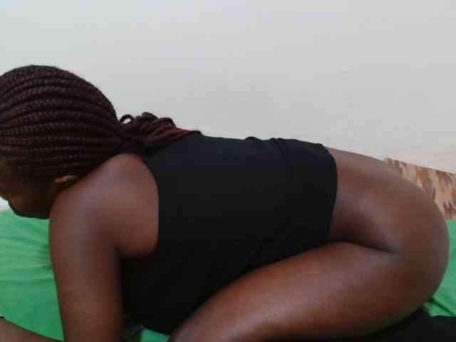 Ebonyrogan webcam