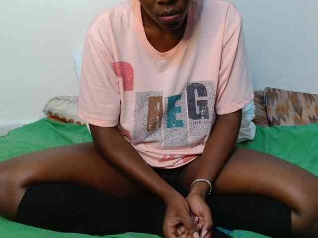 Ebonyrogan webcam