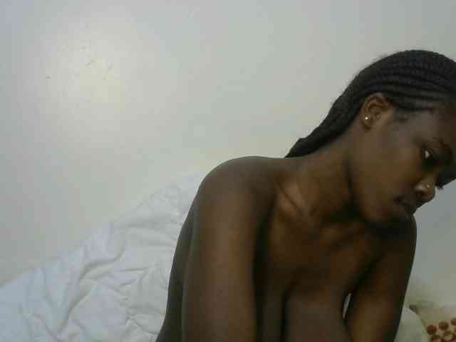 Ebonyrogan webcam