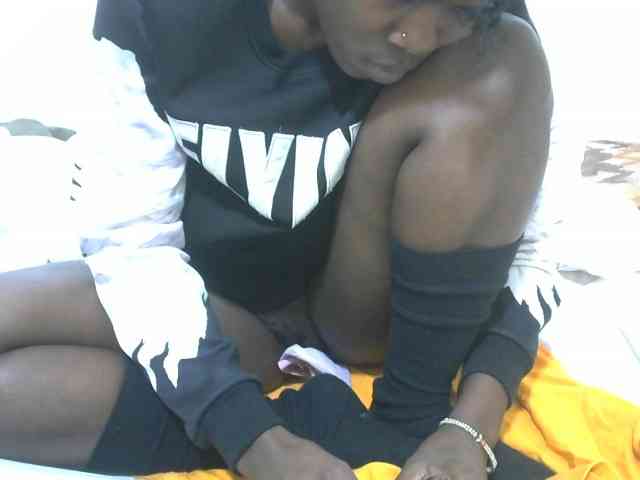 Ebonyrogan webcam