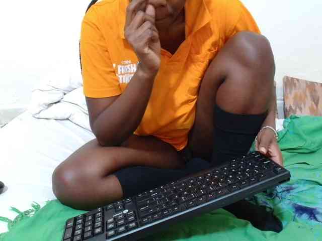 Ebonyrogan webcam