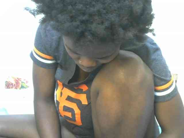 Ebonyrogan webcam
