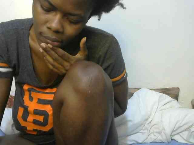 Ebonyrogan webcam